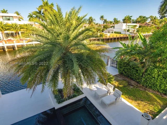 4-bedroom home for rent in Fort Lauderdale - 128 Fiesta Way - MondialRealty