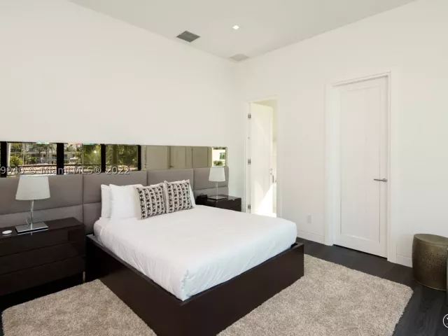 4-bedroom home for rent in Fort Lauderdale - 128 Fiesta Way - MondialRealty