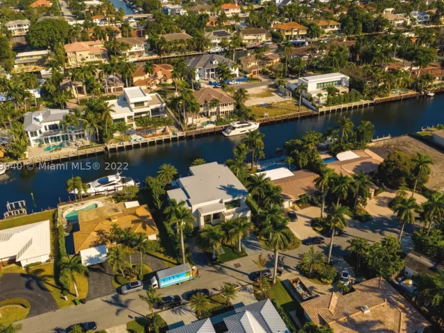 4-bedroom home for rent in Fort Lauderdale - 128 Fiesta Way - MondialRealty