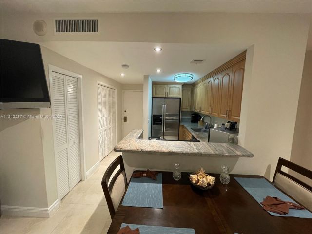 condo for rent in Hollywood - 3505 S Ocean Dr 108 - MondialRealty