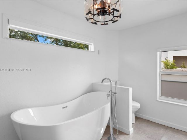 Home for sale at 1617 SW 17th Ave - photo 3545060