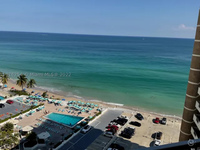 1-bedroom condo for sale in Hallandale Beach - 3180 S Ocean Dr 1503 - MondialRealty