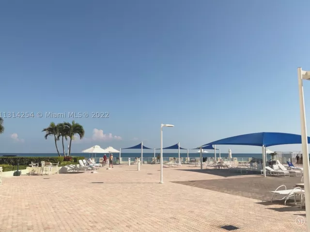 1-bedroom condo for sale in Hallandale Beach - 3180 S Ocean Dr 1503 - MondialRealty