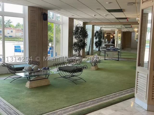 1-bedroom condo for sale in Hallandale Beach - 3180 S Ocean Dr 1503 - MondialRealty
