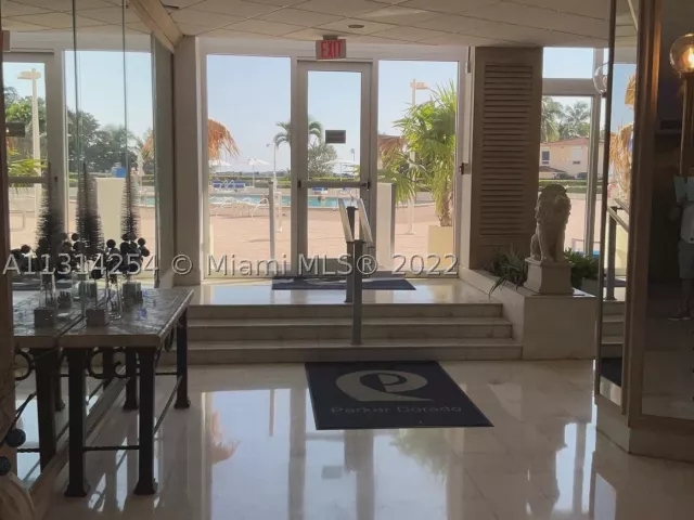 1-bedroom condo for sale in Hallandale Beach - 3180 S Ocean Dr 1503 - MondialRealty