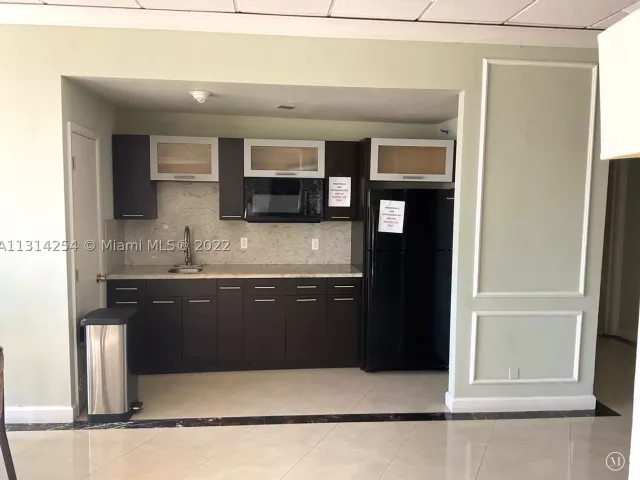 1-bedroom condo for sale in Hallandale Beach - 3180 S Ocean Dr 1503 - MondialRealty