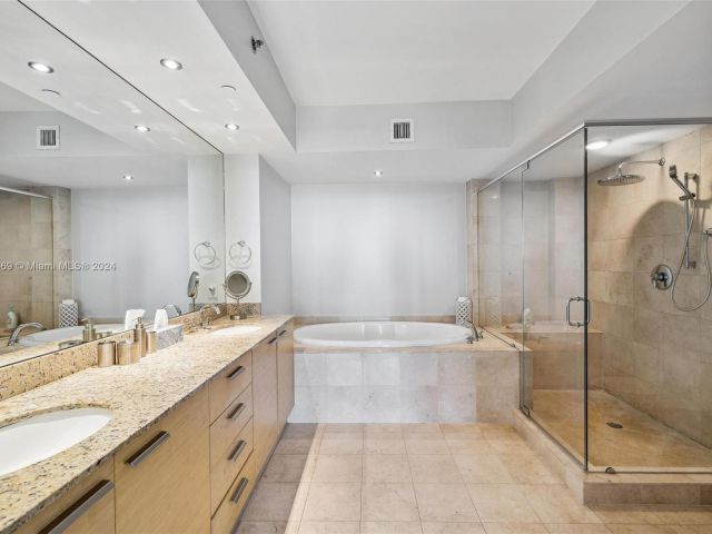 Apartment for sale  Unit #2703 - photo 6910380