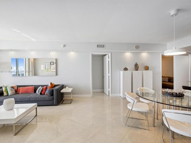 Apartment for sale  Unit #2703 - photo 6910382