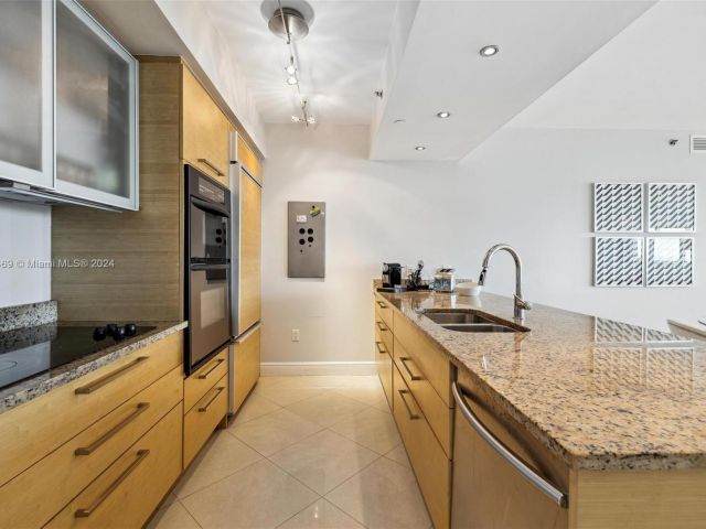 Apartment for sale  Unit #2703 - photo 6910392