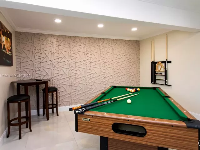 5-bedroom home for rent in Hollywood - 1022 Adams St - MondialRealty