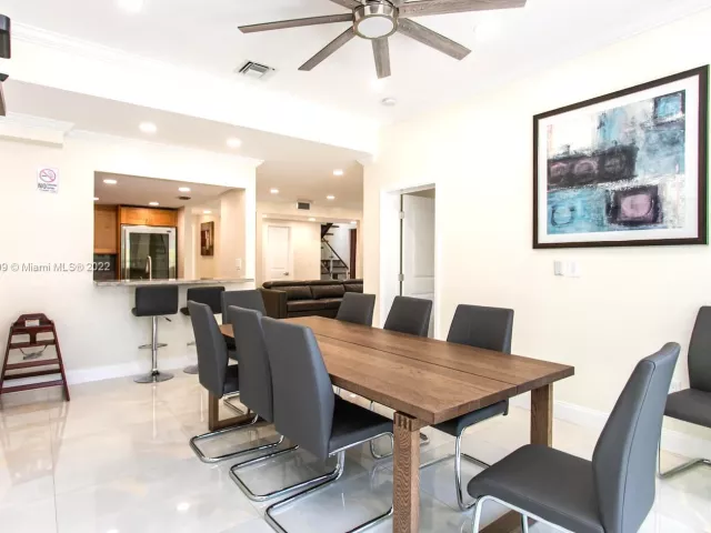 5-bedroom home for rent in Hollywood - 1022 Adams St - MondialRealty