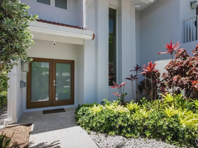 5-bedroom home for rent in Hollywood - 1022 Adams St - MondialRealty