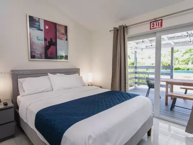 5-bedroom home for rent in Hollywood - 1022 Adams St - MondialRealty