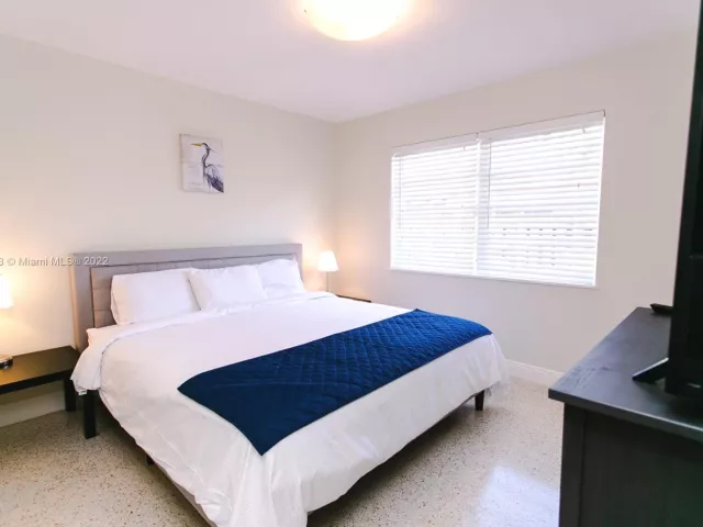 4-bedroom home for rent in Hollywood - 951 Washington St - MondialRealty