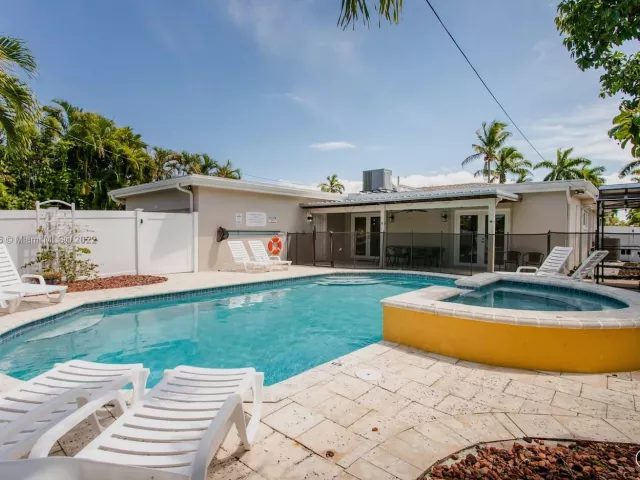 5-bedroom home for rent in Hollywood - 1311 Rodman St - MondialRealty