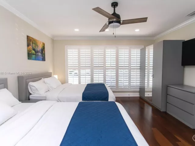 5-bedroom home for rent in Hollywood - 1311 Rodman St - MondialRealty