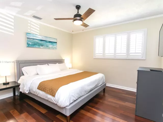 5-bedroom home for rent in Hollywood - 1311 Rodman St - MondialRealty