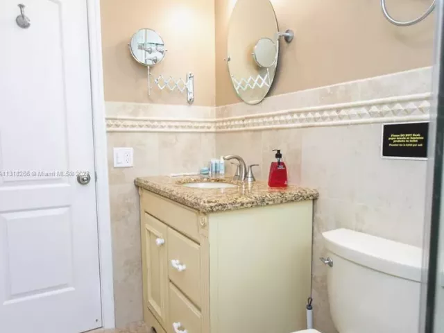 5-bedroom home for rent in Hollywood - 1311 Rodman St - MondialRealty