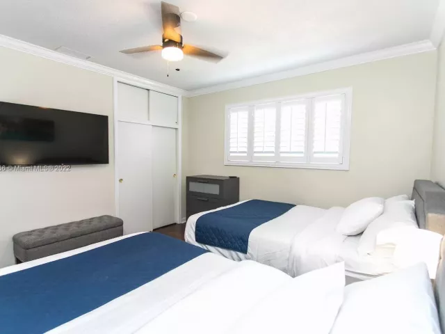 5-bedroom home for rent in Hollywood - 1311 Rodman St - MondialRealty