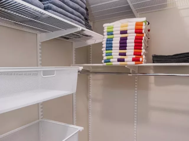 5-bedroom home for rent in Hollywood - 1311 Rodman St - MondialRealty