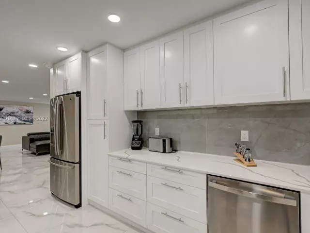 5-bedroom home for rent in Hollywood - 1307 Rodman St - MondialRealty