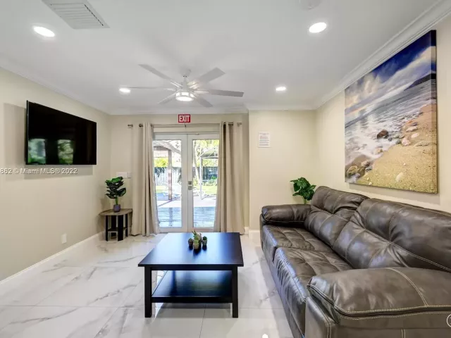 5-bedroom home for rent in Hollywood - 1307 Rodman St - MondialRealty