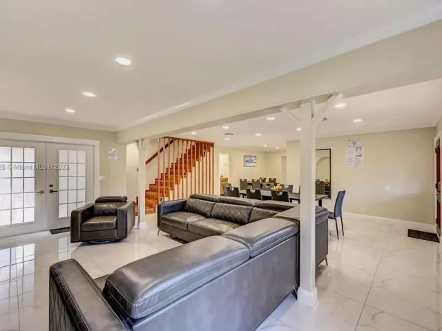 6-bedroom home for rent in Hollywood - 1020 N 13th Ter - MondialRealty