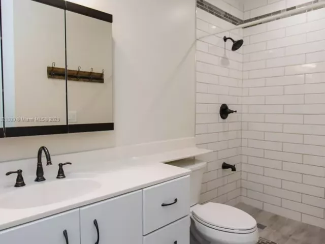 4-bedroom home for rent in Hollywood - 1120 N 13th Terrace - MondialRealty