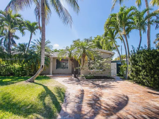 4-bedroom home for rent in Hollywood - 1120 N 13th Terrace - MondialRealty