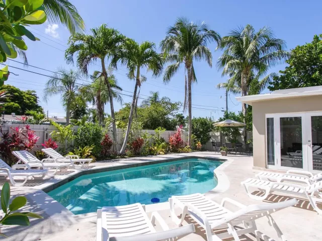 4-bedroom home for rent in Hollywood - 1120 N 13th Terrace - MondialRealty