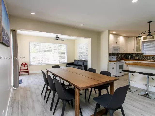 4-bedroom home for rent in Hollywood - 1120 N 13th Terrace - MondialRealty