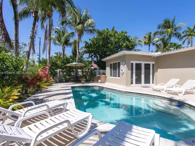 4-bedroom home for rent in Hollywood - 1120 N 13th Terrace - MondialRealty