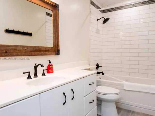 4-bedroom home for rent in Hollywood - 1120 N 13th Terrace - MondialRealty