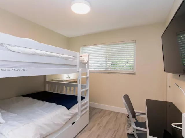 4-bedroom home for rent in Hollywood - 1120 N 13th Terrace - MondialRealty