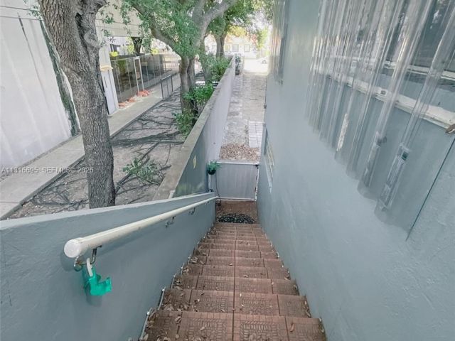 2-bedroom home for rent in Miami - 3682 SW 26th St 2 - MondialRealty