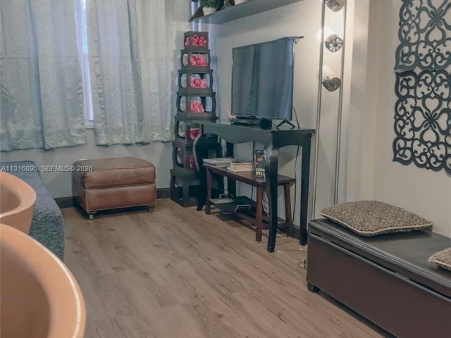 2-bedroom home for rent in Miami - 3682 SW 26th St 2 - MondialRealty