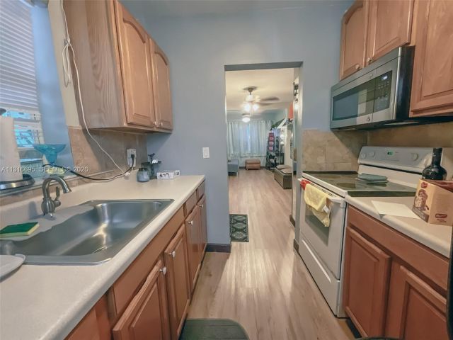 2-bedroom home for rent in Miami - 3682 SW 26th St 2 - MondialRealty