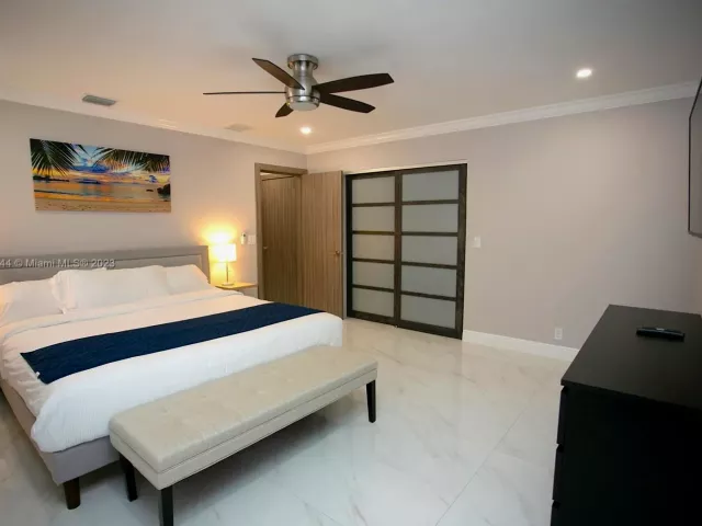 5-bedroom home for rent in Hollywood - 1301 Rodman St - MondialRealty