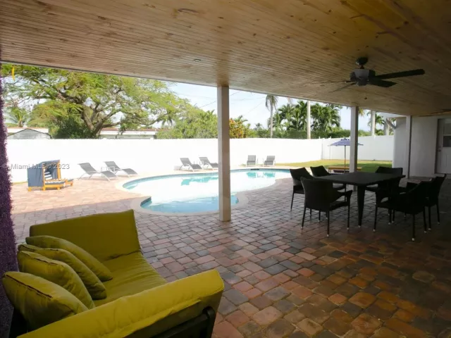 5-bedroom home for rent in Hollywood - 1301 Rodman St - MondialRealty