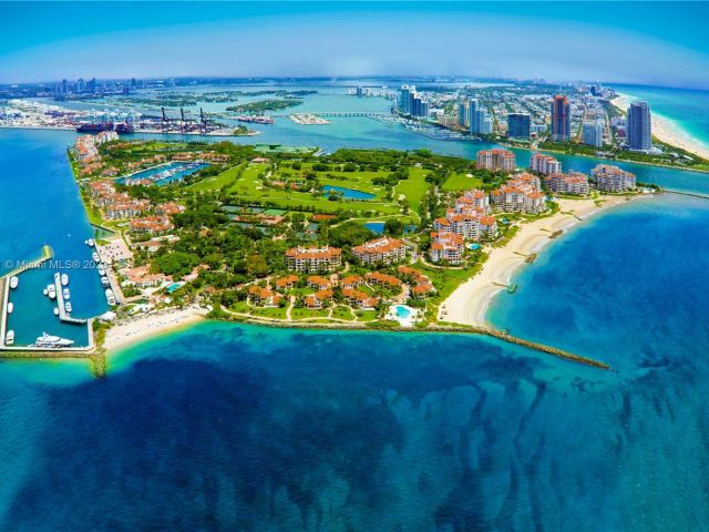 Home for sale at 1009 Fisher Island Drive - photo 3509572