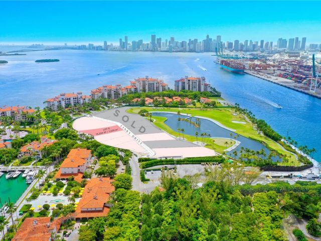 Home for sale at 1009 Fisher Island Drive - photo 3509574
