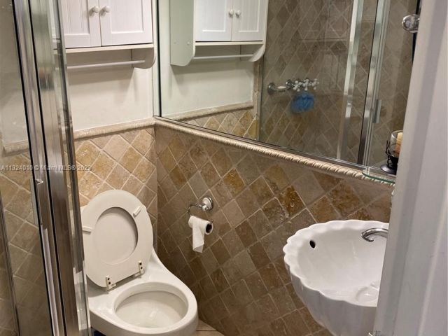 2-bedroom condo for rent in Hollywood -  - MondialRealty