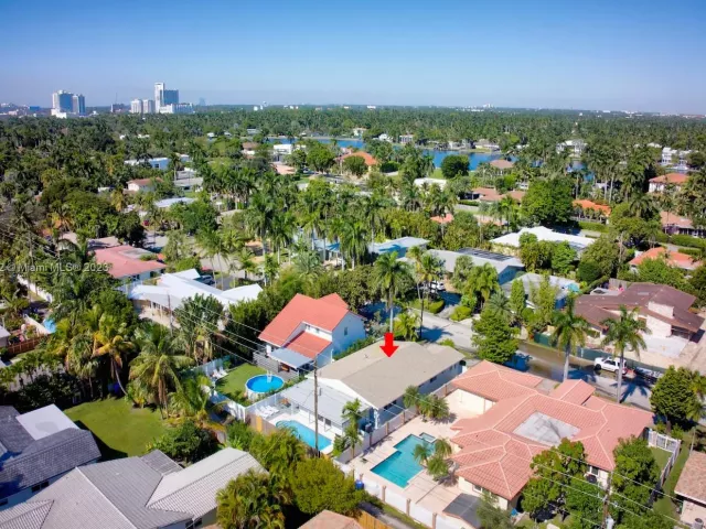 5-bedroom home for rent in Hollywood - 1018 Adams St - MondialRealty