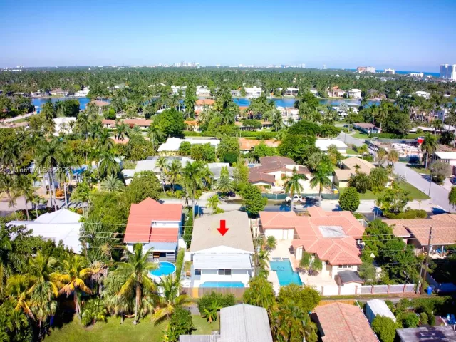 5-bedroom home for rent in Hollywood - 1018 Adams St - MondialRealty