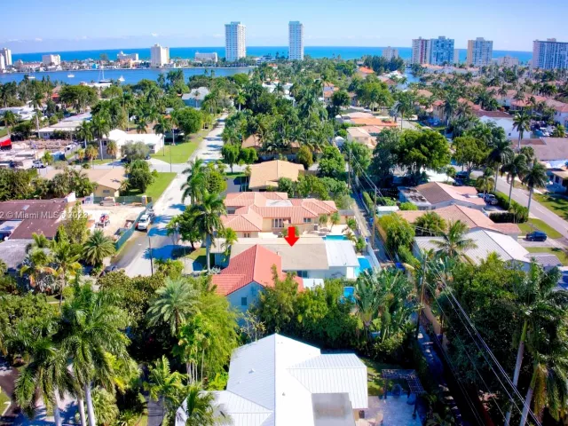 5-bedroom home for rent in Hollywood - 1018 Adams St - MondialRealty