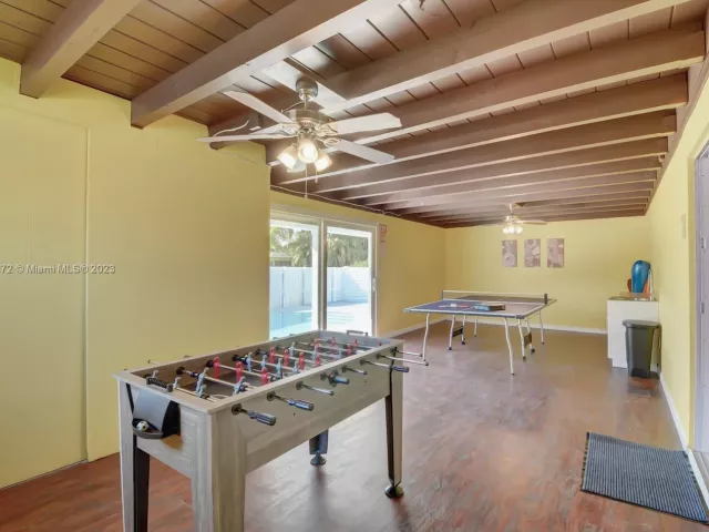 5-bedroom home for rent in Hollywood - 1018 Adams St - MondialRealty