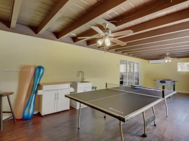 5-bedroom home for rent in Hollywood - 1018 Adams St - MondialRealty