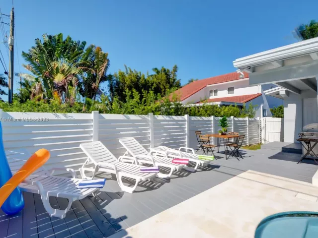 5-bedroom home for rent in Hollywood - 1018 Adams St - MondialRealty