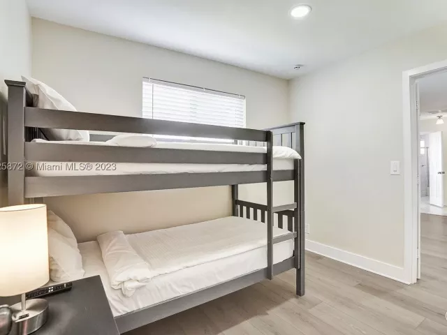 5-bedroom home for rent in Hollywood - 1018 Adams St - MondialRealty