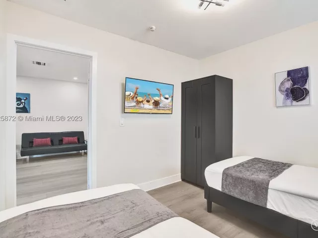5-bedroom home for rent in Hollywood - 1018 Adams St - MondialRealty